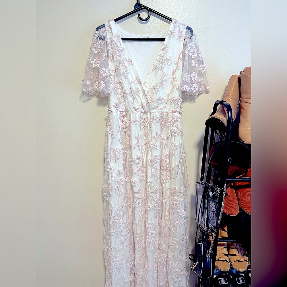 Gorgeous Baltic Born dress with floral lace. New without tags! Size large.